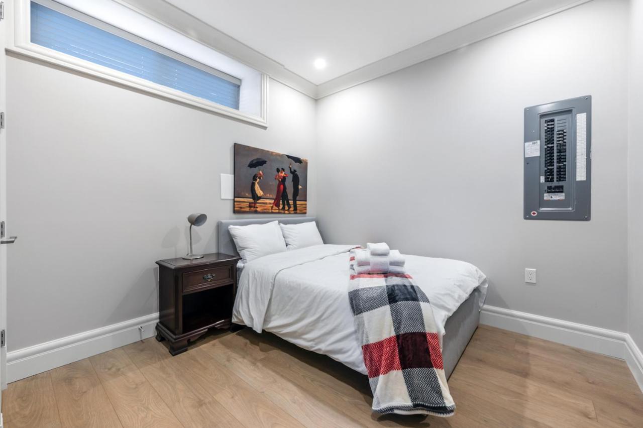Haven: Luxurious Private Bedroom Near Attractions Gasthof Vancouver